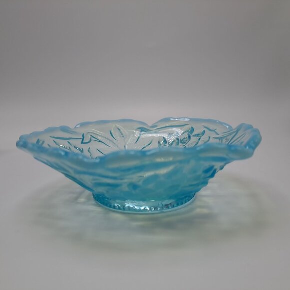 Fenton Opalescent Blue Glass Bowl Water Lily Cattails Ruffled Vintage 5 1/4" - Picture 5 of 13